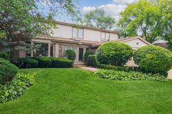 Pre-foreclosure in  CHESTER DR Glenview, IL 60026