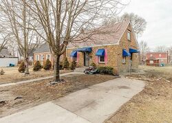 Pre-foreclosure Listing in W 13TH AVE GARY, IN 46404