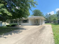 Pre-foreclosure in  KENT RD Mexico, MO 65265