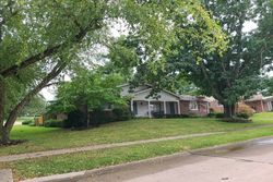 Pre-foreclosure Listing in WOODCREST DR FLORISSANT, MO 63033