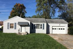 Pre-foreclosure in  W 11TH ST Anderson, IN 46011