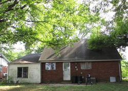 Pre-foreclosure Listing in EASTGATE DR COLUMBUS, IN 47203