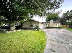 Pre-foreclosure in  HEATHER HILL DR Houston, TX 77086