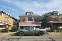 Pre-foreclosure in  E 28TH ST Erie, PA 16504