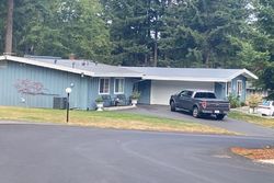 Pre-foreclosure in  8TH AVE S Federal Way, WA 98003