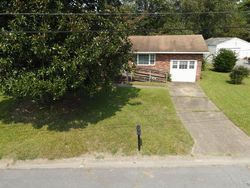 Pre-foreclosure Listing in REDWOOD CT SUFFOLK, VA 23434