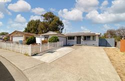 Pre-foreclosure Listing in GATEWAY DR VALLEJO, CA 94589