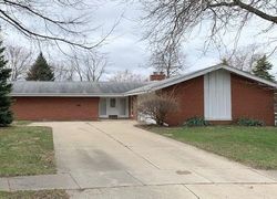 Pre-foreclosure Listing in SHEFFIELD DR BLOOMINGTON, IL 61704