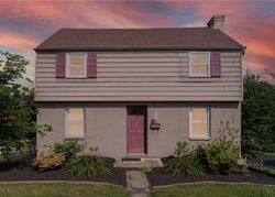 Pre-foreclosure Listing in BOWER HILL RD PITTSBURGH, PA 15243