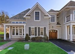 Pre-foreclosure Listing in HIGH POND LN SOUTHAMPTON, NY 11968