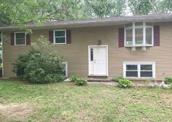 Pre-foreclosure Listing in OAKLAND DR S RIVERHEAD, NY 11901