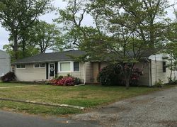 Pre-foreclosure in  GREENWOOD LN Brick, NJ 08723