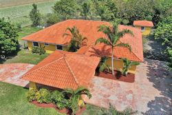 Pre-foreclosure in  SW 179TH AVE Miami, FL 33170