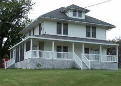 Pre-foreclosure in  SUNDOWN RD Peosta, IA 52068