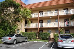 Pre-foreclosure in  SUNRISE LAKES BLVD  Fort Lauderdale, FL 33322