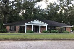 Pre-foreclosure in  DOGWOOD DR S Mobile, AL 36609