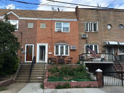 Pre-foreclosure Listing in 116TH ST COLLEGE POINT, NY 11356