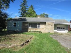 Pre-foreclosure in  PARK AVE E Mansfield, OH 44905