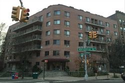 Pre-foreclosure Listing in METROPOLITAN AVE APT 1F KEW GARDENS, NY 11415