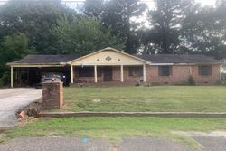 Pre-foreclosure in  STANFORD DR Jackson, TN 38301