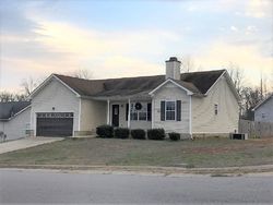 Pre-foreclosure in  FORTWAY RD Clarksville, TN 37042