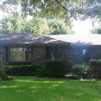 Pre-foreclosure in  S DELAWARE AVE Independence, MO 64055