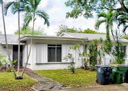Pre-foreclosure in  NE 121ST ST Miami, FL 33161