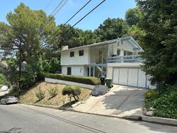 Pre-foreclosure in  GLORIETTA DR Sherman Oaks, CA 91423