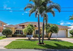 Pre-foreclosure in  WASHINGTON ST Hollywood, FL 33019