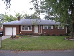 Pre-foreclosure in  WESTWOOD CRES Portsmouth, VA 23703
