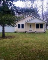 Pre-foreclosure in  MAPLE RD Stow, OH 44224