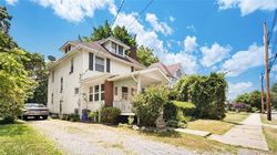 Pre-foreclosure in  PARK AVE New Castle, PA 16101