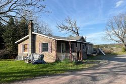 Pre-foreclosure in  BLUEGRASS LN Saylorsburg, PA 18353