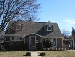 Pre-foreclosure in  BEDFORD AVE New Hyde Park, NY 11040