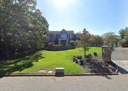 Pre-foreclosure in  TIMBER CROFT WAY Smithtown, NY 11787