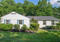 Pre-foreclosure in  ROLLING ROCK RD Springfield, NJ 07081