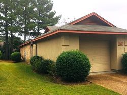 Pre-foreclosure Listing in CASCADES CIR E CLINTON, MS 39056