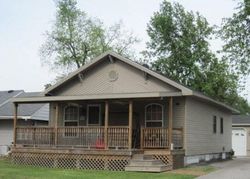 Pre-foreclosure in  S 13TH ST Wood River, IL 62095