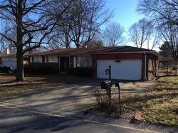 Pre-foreclosure in  SPRINGDALE PL Wood River, IL 62095