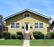 Pre-foreclosure Listing in HUMPFER ST HAMMOND, IN 46324