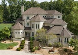 Pre-foreclosure in  WOODLAND ESTATES DR Valparaiso, IN 46385