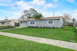 Pre-foreclosure in  SW 13TH PL Deerfield Beach, FL 33441