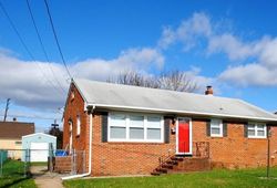 Pre-foreclosure Listing in NEPTUNE AVE BURLINGTON, NJ 08016