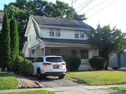 Pre-foreclosure in  E RAVENWOOD AVE Youngstown, OH 44507