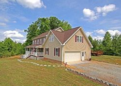 Pre-foreclosure in  STAUNTON HILL RD Brookneal, VA 24528