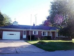 Pre-foreclosure Listing in EASTMORELAND DR OREGON, OH 43616