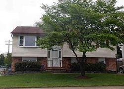 Pre-foreclosure in  HOLLYBROOK RD Glen Burnie, MD 21061