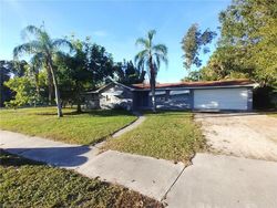 Pre-foreclosure in  FAIRFAX DR Fort Myers, FL 33905
