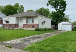 Pre-foreclosure in  MARY AVE East Saint Louis, IL 62203
