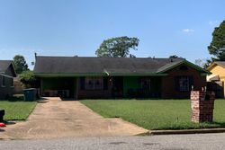 Pre-foreclosure in  BERTA RD Memphis, TN 38109